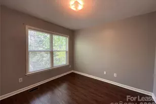 206 W 15th St, Newton, NC 28658 - Photo 8