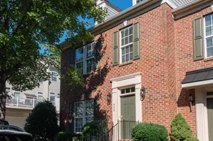 438 Magnolia St, Davidson, NC 28036 - Photo 2