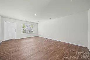 2121 Allium Dr, Charlotte, NC 28216 - Photo 4