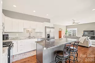 223 River Breeze Ln, Etowah, NC 28729 - Photo 4