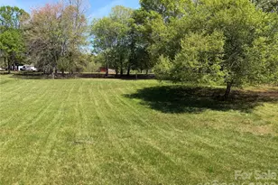 1466 Peaceful Valley Dr, Hickory, NC 28602 - Photo 6