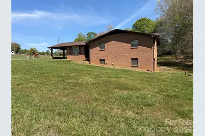 1466 Peaceful Valley Drive, Hickory, NC 28602 - Photo 2