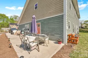 24 Merideth Dr, Marion, NC 28752 - Photo 2