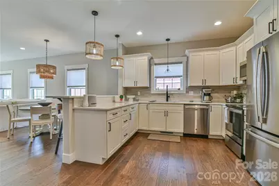 310 Portmanvilla Road, Black Mountain, NC 28711 - Photo 2