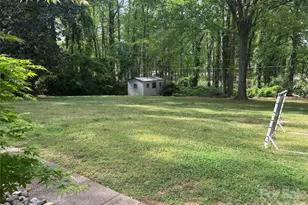 4640 Town and Country Dr, Charlotte, NC 28226 - Photo 6