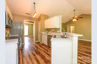 9005 Shenington Place, Charlotte, NC 28216 - Photo 14