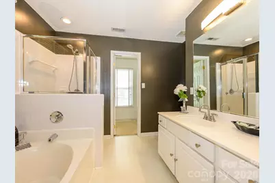 9005 Shenington Place, Charlotte, NC 28216 - Photo 22