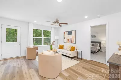 2807 17th Street Court NE, Hickory, NC 28601 - Photo 2