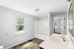 29 Allen St, Asheville, NC 28806 - Photo 14