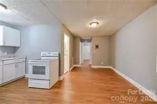 108 Sylvania Ave, Charlotte, NC 28206 - Photo 8