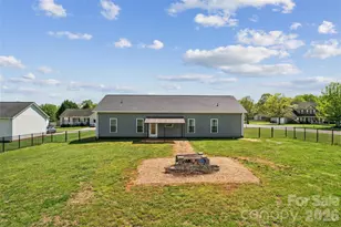 105 E Dundee Ct, Statesville, NC 28625 - Photo 34