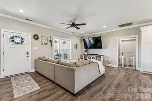 105 E Dundee Ct, Statesville, NC 28625 - Photo 12