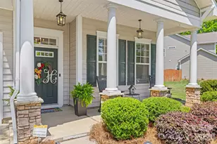 4589 Scarlet Oak Dr, Rock Hill, SC 29732 - Photo 2