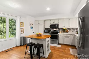 26 Autumn Ridge Ln, Asheville, NC 28803 - Photo 4