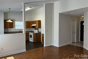 1404 Jordans Pond Ln, Charlotte, NC 28214 - Photo 6