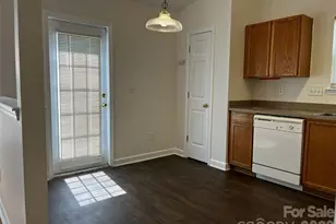 1404 Jordans Pond Ln, Charlotte, NC 28214 - Photo 10