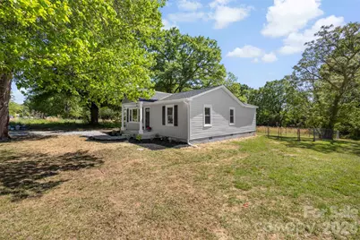 739 Kings Mountain Street, Clover, SC 29710 - Photo 4