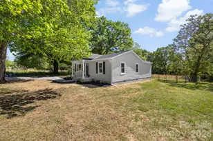 739 Kings Mountain St, Clover, SC 29710 - Photo 4