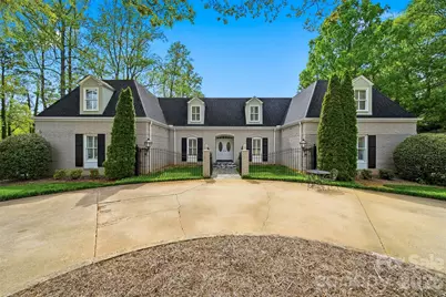 935 19th Avenue NW, Hickory, NC 28601 - Photo 2