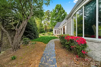 935 19th Avenue NW, Hickory, NC 28601 - Photo 8