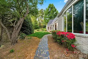 935 19th Ave NW, Hickory, NC 28601 - Photo 8