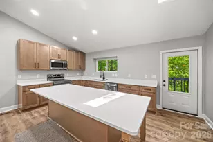 204 Swamp Fox Dr, Fort Mill, SC 29715 - Photo 8