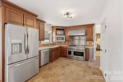 3811 Pinecrest Drive NE, Hickory, NC 28601 - Photo 6