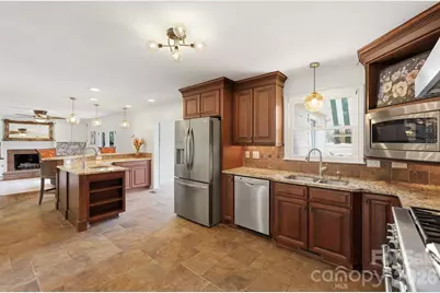 3811 Pinecrest Drive NE, Hickory, NC 28601 - Photo 6