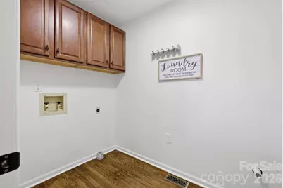 3811 Pinecrest Drive NE, Hickory, NC 28601 - Photo 10