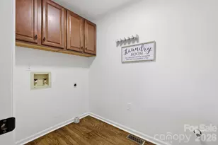 3811 Pinecrest Dr NE, Hickory, NC 28601 - Photo 10