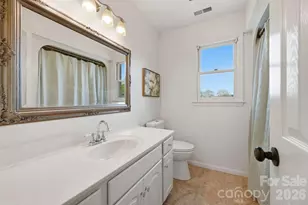 3811 Pinecrest Dr NE, Hickory, NC 28601 - Photo 18