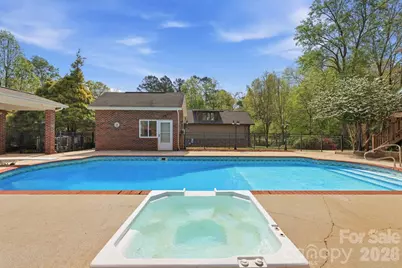 3811 Pinecrest Drive NE, Hickory, NC 28601 - Photo 30