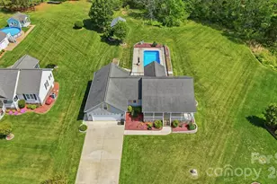 4425 Frank Dellinger Ln, Maiden, NC 28650 - Photo 2