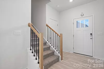 534 13th Avenue Drive NE, Hickory, NC 28601 - Photo 2