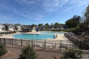 534 13th Ave Dr NE, Hickory, NC 28601 - Photo 4