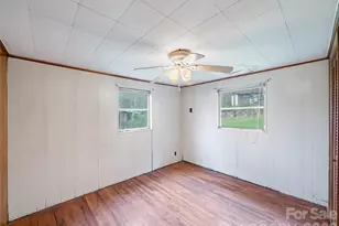 2432 Grapevine Rd, Marshall, NC 28753 - Photo 10