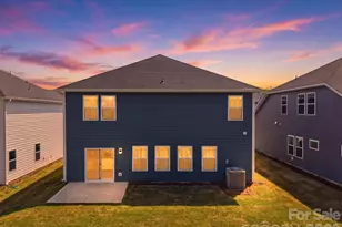 2076 Sunflower Cir, Newton, NC 28658 - Photo 2