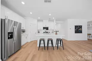 2076 Sunflower Cir, Newton, NC 28658 - Photo 10