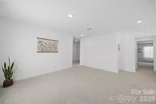 2076 Sunflower Cir, Newton, NC 28658 - Photo 18