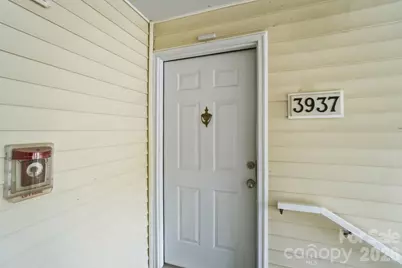 3937 Mohawk Court, Charlotte, NC 28215 - Photo 2