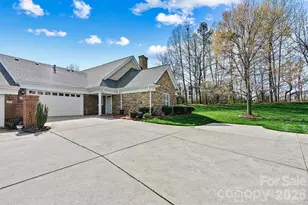 2830 Bellasera Way, Matthews, NC 28105 - Photo 2