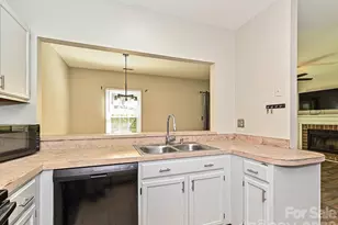 3206 Selwyn Farms Ln, Charlotte, NC 28209 - Photo 14