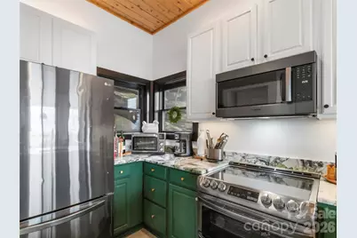 30 Club Villa Court #B/5, Burnsville, NC 28714 - Photo 10