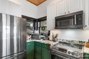 30 Club Villa Ct, Burnsville, NC 28714 - Photo 10