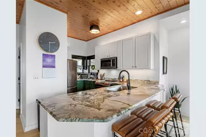 30 Club Villa Court #B/5, Burnsville, NC 28714 - Photo 8