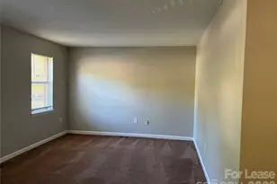 3633 Driftwood Dr, Charlotte, NC 28205 - Photo 4