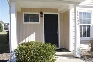 10622 Trolley Run Dr, Cornelius, NC 28031 - Photo 2