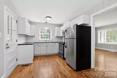 2309 Lanier Avenue, Charlotte, NC 28205 - Photo 6