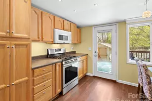 1614 Ridgewood Blvd, Hendersonville, NC 28791 - Photo 14