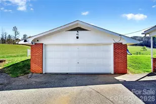 1511 White Oak Rd, Bakersville, NC 28705 - Photo 26